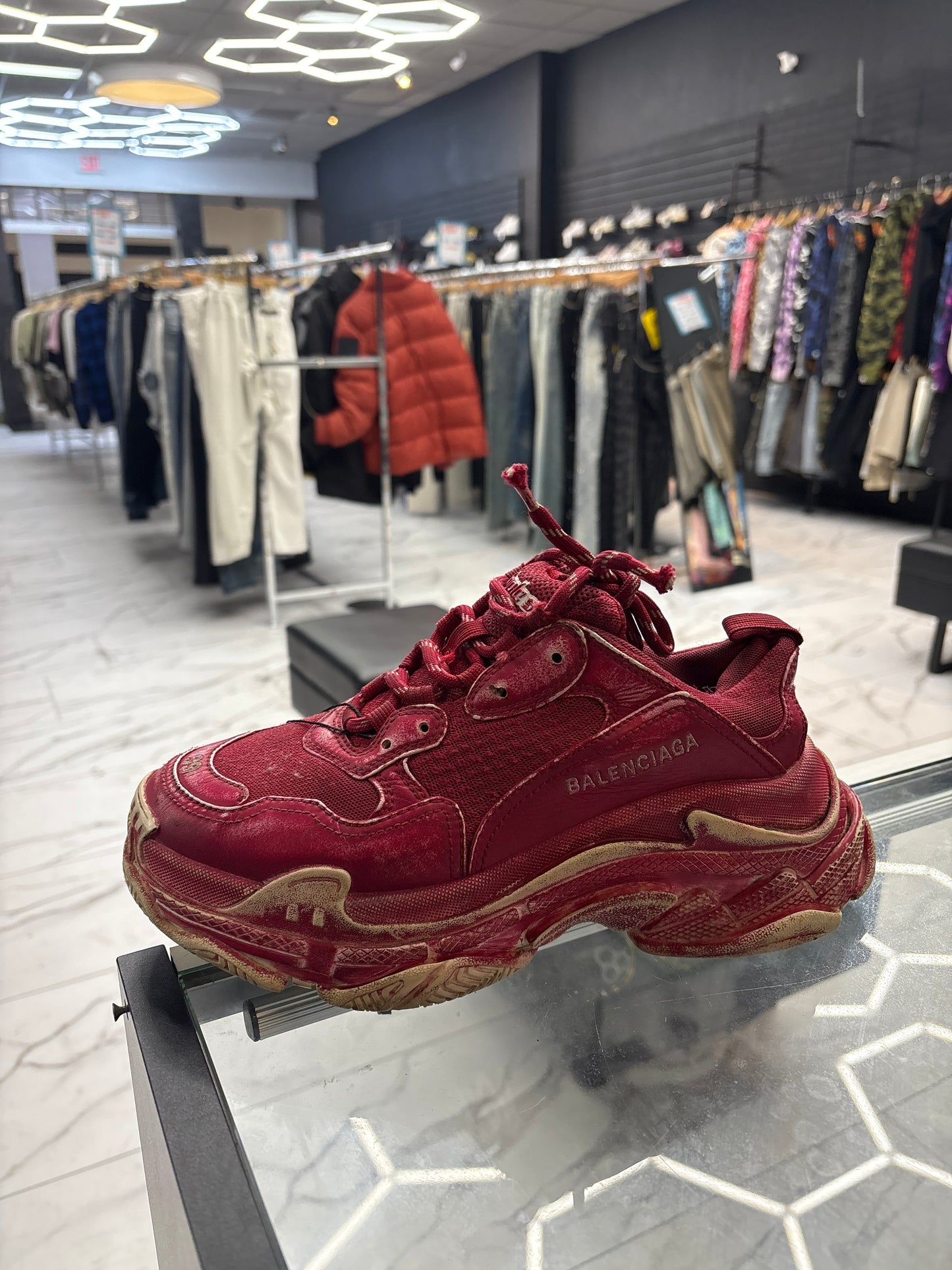 Balenciaga Triple s burgundy USED no box