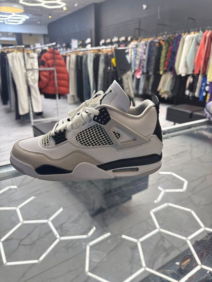Air Jordan 4 “Military Black” USED WITH BOX