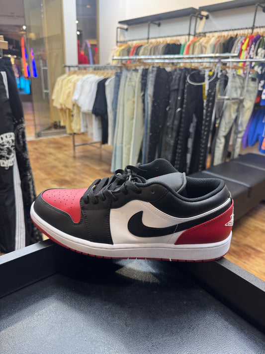 Jordan 1 Low Bred Toe W box Used
