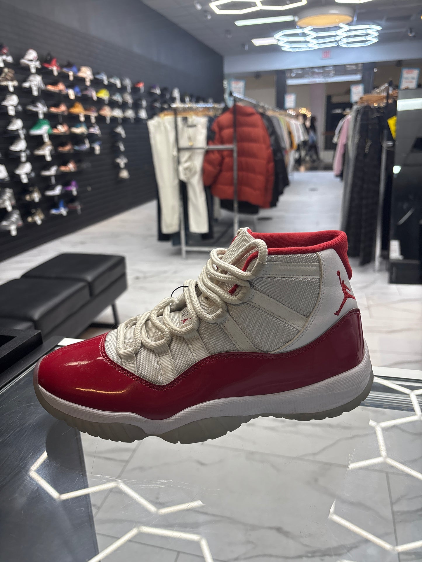 Jordan 11 Cherry USED