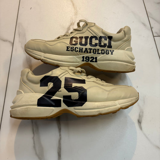 Gucci shoe beige