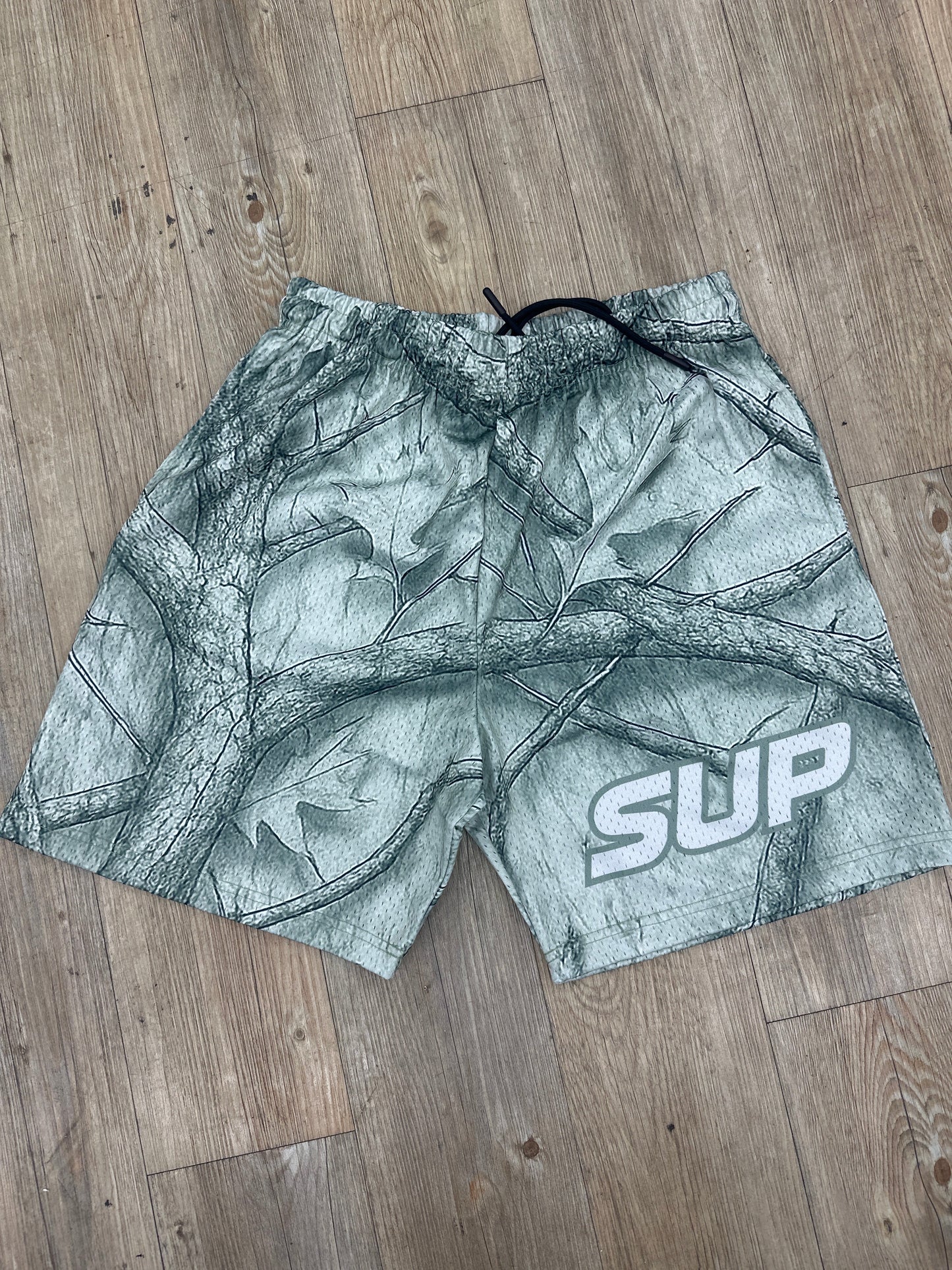 Sup leaf green shorts